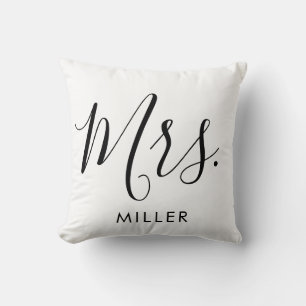 Modern Elegant Script Monogram Bröllop Kudde