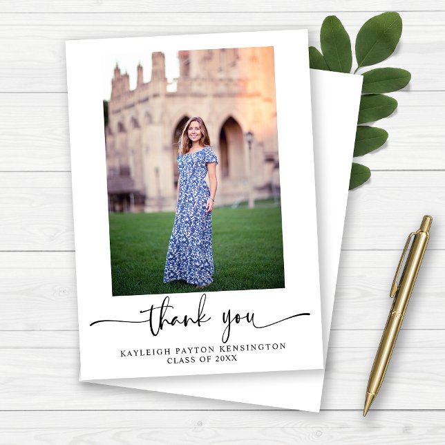 Modern Elegant Script Studenten Photo Tack Kort (Modern Elegant Script Graduation Photo Thank You Card)
