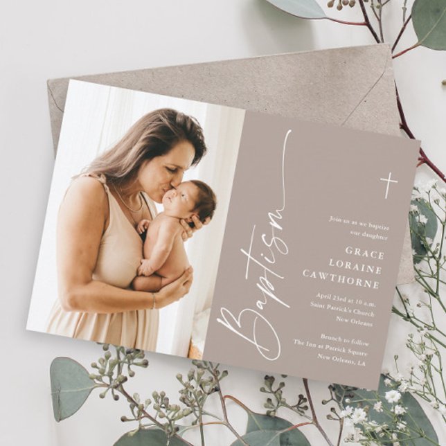 Modern Elegant Skrift Neutral Foto Dop Inbjudningar (Modern script photo baptism invitations.)