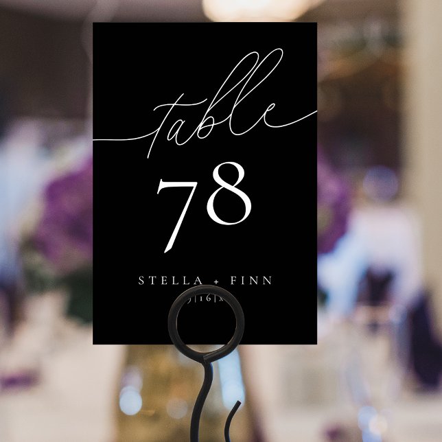 Modern Elegant Svart Bröllopsskrift Bordsnummer (Modern Elegant Script Black Wedding Table Number)