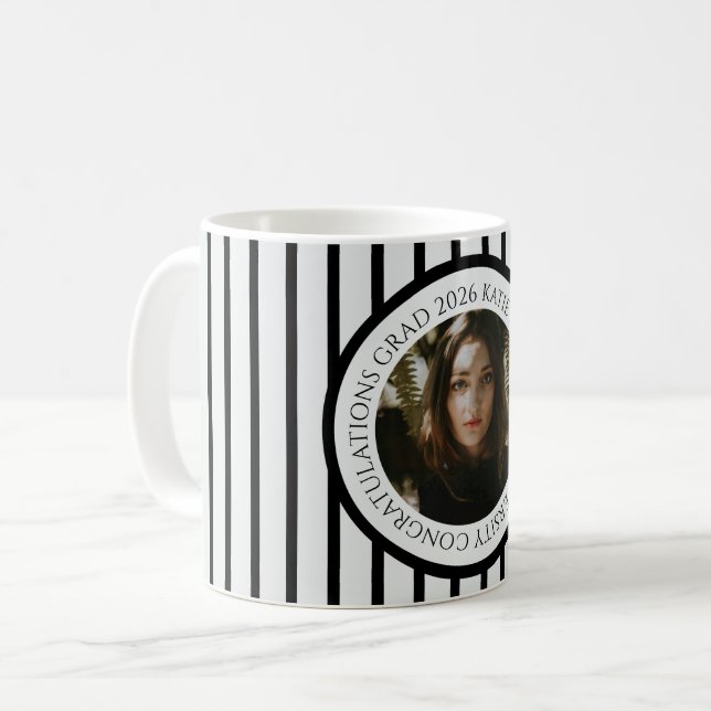 Modern elegant svart randig examen lyckönskningar kaffemugg (Framsida vänster)