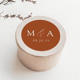 Modern Elegant Terracotta Monogram Bröllop Runt Klistermärke