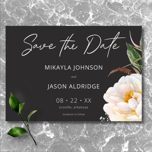 Modern Elegant Vita Peonies på Svart Bröllop Spara Datumet (Modern Elegant White Peonies on Black Wedding Save The Date)