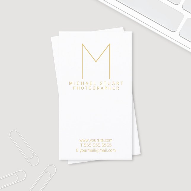 Modern Elegant White och Guld Monogram Visitkort (Skapare uppladdad)