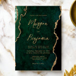 Modern Emerald Grönt Agate Script Bröllop Inbjudningar<br><div class="desc">Den här inbjudan från elegant bröllop innehåller en bakgrundsbild av vattenfärgsagat i emerald grönt som trimmas med faux guld glitter. Anpassadet kombinerar modern handskrift,  tryckplåt och kursivt typsnitt med guld-färgad. Den omvända sidan har en samordnande grönt och guld agate-design.</div>