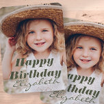 Modern enkel Anpassningsbar Foto Birthday Hälsning Magnet<br><div class="desc">Utformningen är modern och enkel. Lägg till ett foto av anpassningsbarna på födelsedagstjuvret och lägg till namn,  lägg till ett anpassningsbar-meddelande</div>