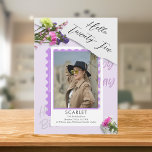 Modern enkel Chic Lila 25:e födelsedag Inbjudningar<br><div class="desc">Magazinens formaterade inbjudan parad med typografi,  temat bild och ljusa färg..</div>