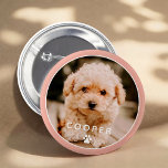 Modern enkel Elegant Chic Pet-foto i Tass Knapp<br><div class="desc">Den här enkla och klassiska designen består av sans serif-typografi och lägger till en anpassningsbar foto av ditt sällskapsdjur.</div>