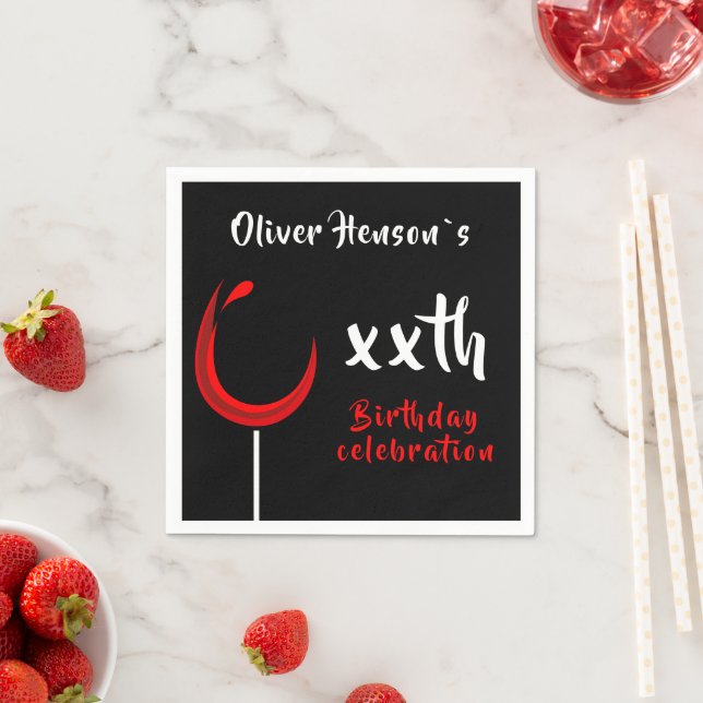 Modern enkel Födelsedagsfest av rött Vin-glas Pappersservett (Insitu)