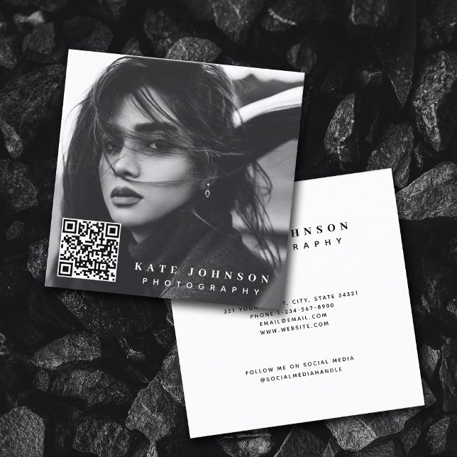 Modern enkel, minimalt foto QR-kod Social-media Fyrkantigt Visitkort (Skapare uppladdad)