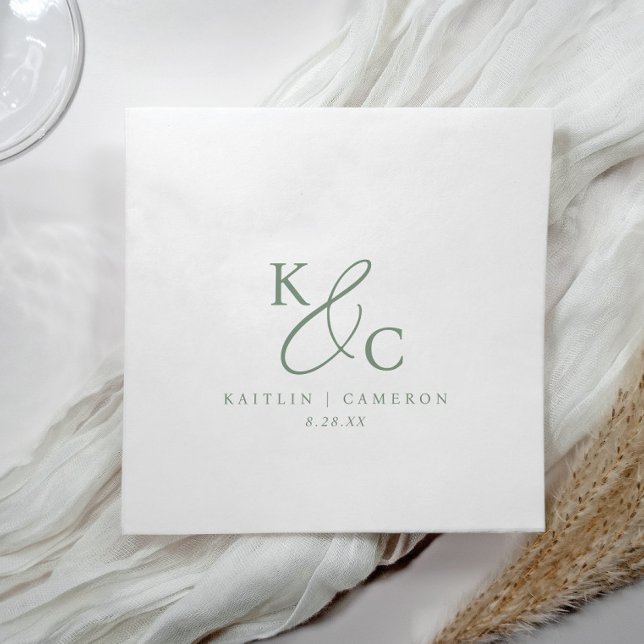 Modern Enkel Monogram Salvia Grön Bröllop Pappersservett (Elegant sage green wedding logo / monogram napkins in a simple modern design.)
