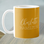 Modern enkel personlig Namn Kaffemugg<br><div class="desc">Personlig Namn Modern Simple mugg av Ricaso - enkelt att lägga till sitt eget förnamn och efternamn till detta klassbara kaffe mugg. med typografikoppling</div>