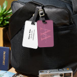 Modern enkel Rosa Monogram Namn & initial Bagagebricka<br><div class="desc">Ett modernt och enkelt monokromt rosa-monogram namn & initial.</div>