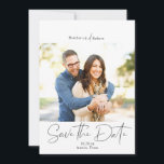Modern enkel typografi - Spara datum Datumet<br><div class="desc">Modern enkel typografi - fotospara datumet Detta moderna foto sparar datumet som passar ditt enkla,  rena stil.</div>