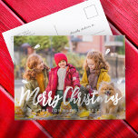 Modern enkel uppspelning av familjefoto Hälsning L Helg Vykort<br><div class="desc">Utformningen består av en enkel lekfull kursiv typografi med stjärnor. Lägg till familjens meddelande namn,  år och anpassningsbar. Finns här: http://www.zazzle.com/store/selectpartysupplies</div>