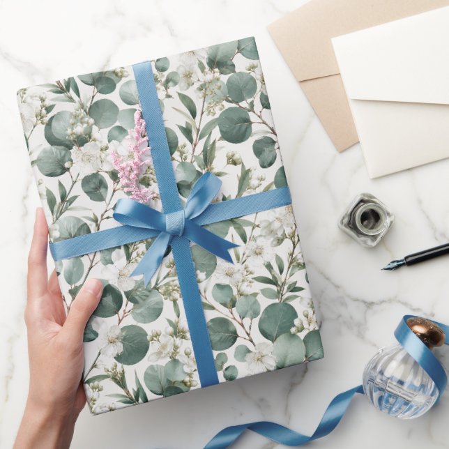 Modern eukalyptus- och vit blomsterdesign presentpapper (Gifting)