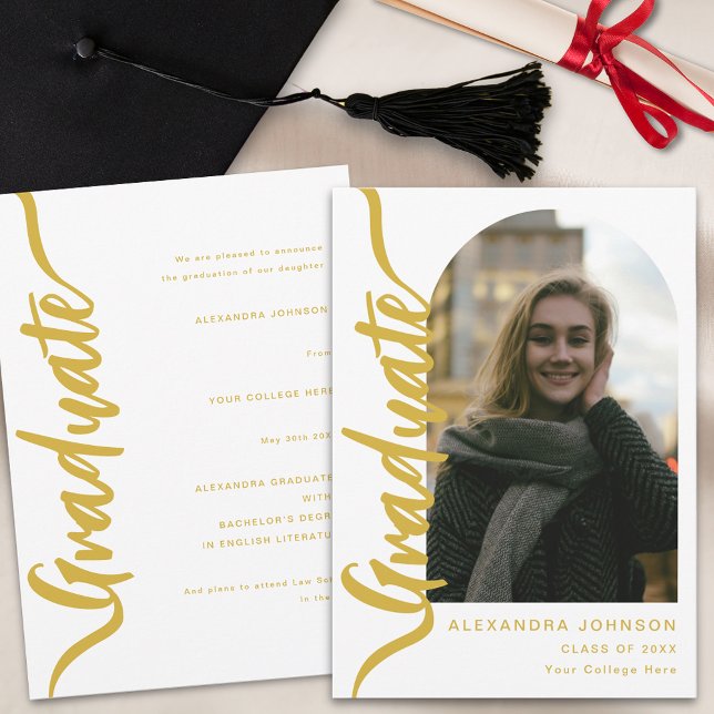 Modern examensfoto Arkiv Guld Skrift Meddelande (Stylish modern gold script arch photo Graduation announcement card casual trendy chic design)