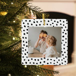 Modern familjefoto och svartpunktsgåva julgransprydnad keramik<br><div class="desc">Modern familjefoto och svartpunktsgåva</div>