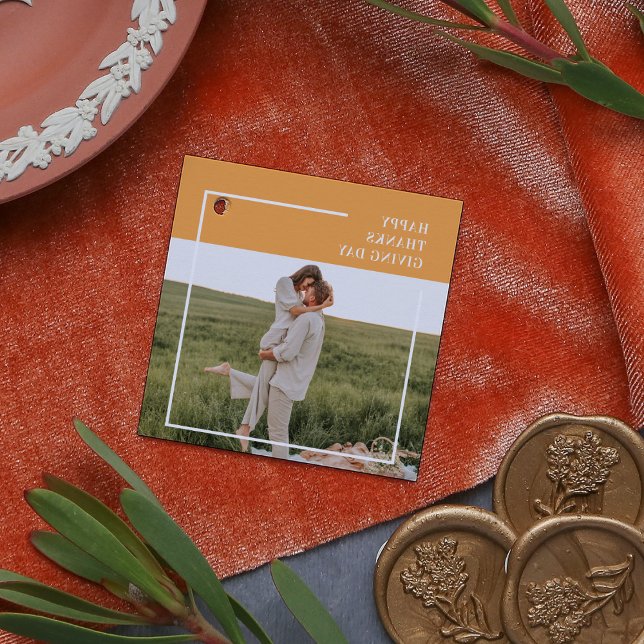 Modern familjefotställning och Happy thanksgiving  Gåvor Etiketter (Skapare uppladdad)