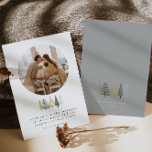 Modern familjs fotojulkort julkort<br><div class="desc">Det här helgdag-julkortet har en enkel minimalistisk utformning med modernt dockat julgranar och ett enkelt serif-teckensnitt.</div>