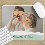 Modern Family Photo & Personlig Namn Mint Gift Musmatta<br><div class="desc">Vi presenterar Namn Mint Gift med Modern Family Photo & Personlig! Den här unika och tankeväckande presenten är designad för att fira och vårda din familjs speciella ögonblick.Ge är en gåva av omhuldade minnen och personligens sötma med Modern Family Photo & Personlig Mint Gift. Det är ett meningsfullt och trevligt...</div>