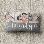 Modern Family Script Rustic Linen 3 Photo Collage Lumbarkudde<br><div class="desc">Modern anpassningsbars fotosamlingskudde med utrymme för 3 foton som omger ett trendig med ett snabbt skript som läser FAMILY och ditt eget namn nedan. Det här är jordbruksföretagets version med grått-tryckt linn-lapp.</div>