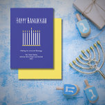 Modern Family Simple Menorah Candles Hanukkah Julkort<br><div class="desc">Den moderna familjen Hanukkah har ett blått hälsningskort,  med enkel menorah och typografi. Med anpassadets typografietext lägger du till egna uppgifter. Underbar för att skicka älskande önskemål till vänner och familj den här julhelgen.</div>