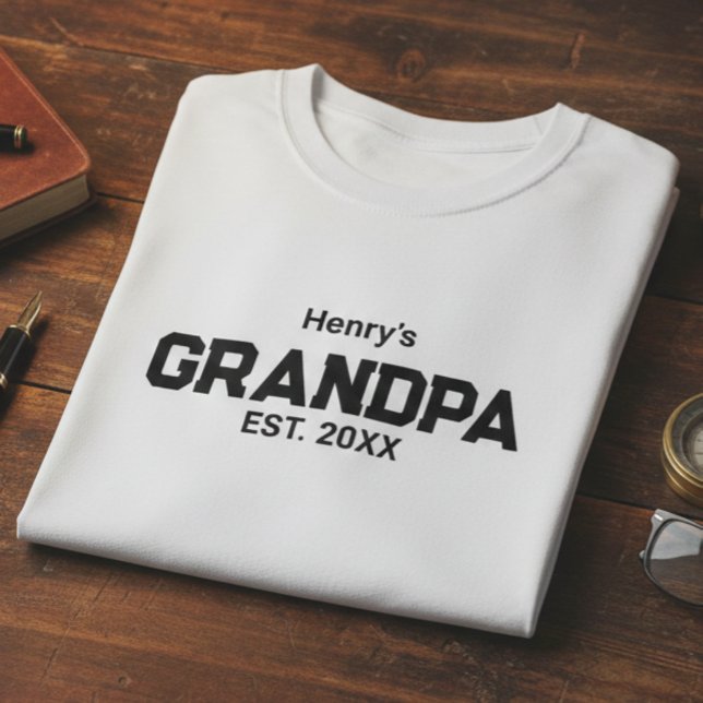 Modern Farfar Grundad Est. Namn År  T Shirt (Skapare uppladdad)