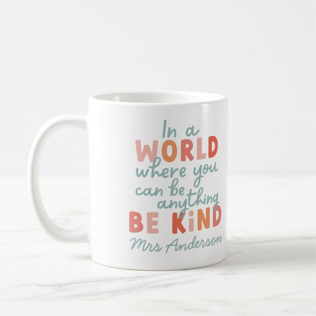 Modern färgad fet typografi är snäll lärare mu kaffemugg (Vänster)