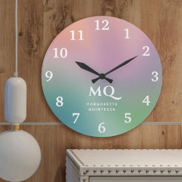 Modern färgad pastel och vit monogram Initialer Rund Klocka