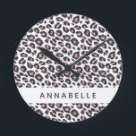 Modern färglös djurtrycksdesign rund klocka<br><div class="desc">Modern,  färglös utformning av djurtryck. Färg kan anpassas till kostym i ditt rum. En del av en samling.</div>