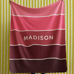 Modern färgstarka Pinks Colorblock Personlig Namn Fleecefilt<br><div class="desc">Den här färgstarka och moderna designen har ett färgblock mönster i rosa och plommon med personligen namn #filtar #sovrum #sovrum #berggrund #gifts</div>