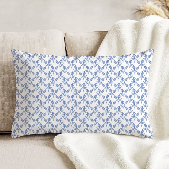 Modern Farmhouse Floral Pattern Cornflower Blue Prydnadskudde (Skapare uppladdad)