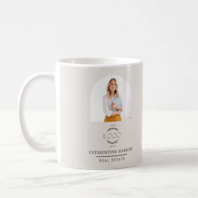 Modern Fastighetsmäklare Namnbricka med Foto Båge  Kaffemugg (Vänster)