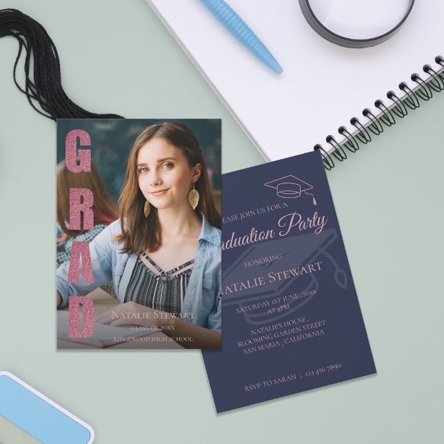 Modern Faux Ro Guld GRAD Photo Studenten Inbjudningar (Modern Faux Rose Gold GRAD Photo Class of 2026 Senior Graduation Party Invitation )