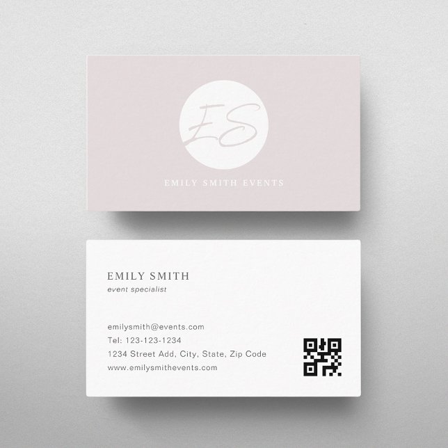 Modern feminin mjuk rosa monogram QR-kod Visitkort (Skapare uppladdad)