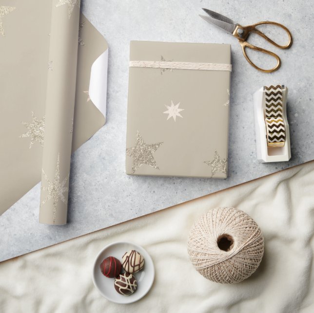 Modern Festive Natural Beige Guld Stars Roll Presentpapper (Hantverk)