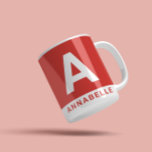 Modern fet färgblock röd personlig namn kaffemugg<br><div class="desc">Modern fet färgblock giftigt röd personlig namn. Med plats för initialer och namn. Färg kan ändras.</div>