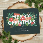Modern fet floral jul glad familjen namn julkort<br><div class="desc">Skicka vackra, personliga julhälsningar med detta stilrena kort, med olika handritade blomelement (tall, blommor, knoppar, kottar, blad och kvistar). Modern typografi lyder "God Jul" i vitt, och de olika blomelementen är placerade i lager under, med vissa element ovanför texten. Textmallar på både framsidan och baksidan är lätta att anpassa. Bakgrundsfärgen...</div>