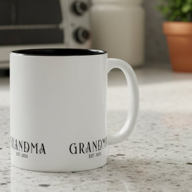Modern fet stil etablerad mormor  Två-Tonad mugg (Skapare uppladdad)