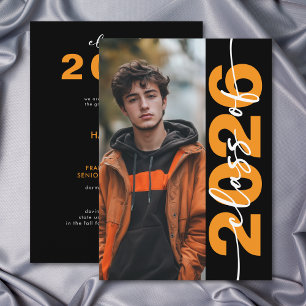Modern fet stilren orange typografi-examensannonse inbjudningar