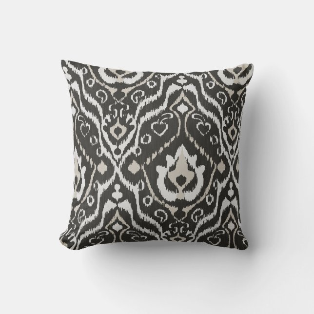 Modern fetbold beige svart vit ikat tribal mönster kudde (Framsida)