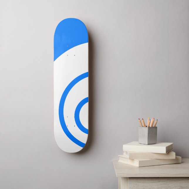 Modern fetstilt, vit koncentergrafik på ljusblå mini skateboard bräda 18,5 cm (Väggkonst)