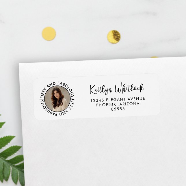 Modern Fifty and Fabulous Bold 50th Birthday Party Returadress Etikett (black and white 50 and fabulous bold 50th birthday party stationery return address labels)