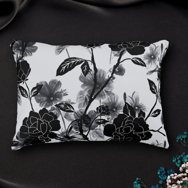 Modern Fjäril Blommig Noir Prydnadskudde (Skapare uppladdad)
