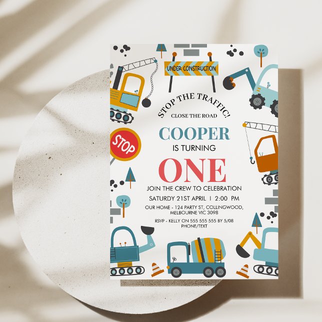 Modern flerfärgad Boy Construction 1:a födelsedag Inbjudningar (Construction 1st Birthday Invitation Template, Multicolored Stop The Traffic Construction Invitation)