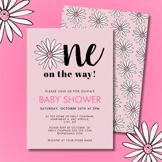 Modern Flicka Barnkal Daisy Blommig Inbjudningar (Modern pink girls baby shower invitations. Floral daisy One on the way design.)