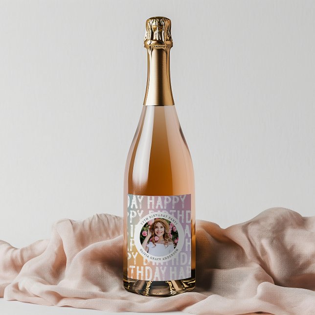 Modern födelsedagsfest för rosa av regnbåge,  vinflaska etikett (Skapare uppladdad)