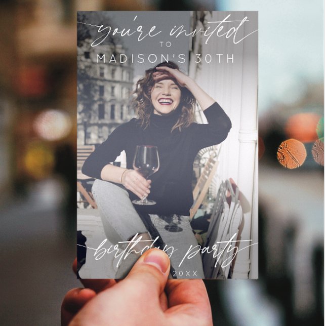 Modern Födelsedagsfest Handskriven skriptfoto Inbjudningar (Skapare uppladdad)