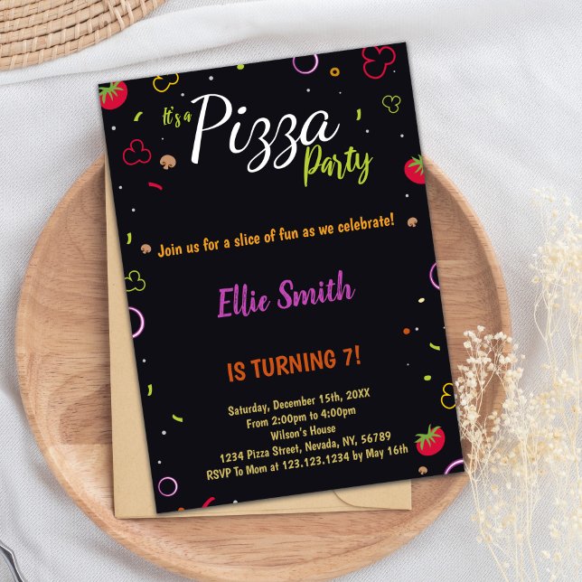 Modern för barn, Tonåringar eller Vuxen för Ost Pa Inbjudningar (Black Pizza Birthday Invitations)